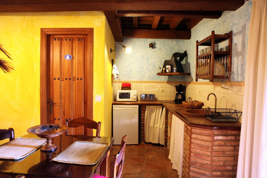 Apartamentos Rurales La Solana Robledillo De Gata Eksteriør billede