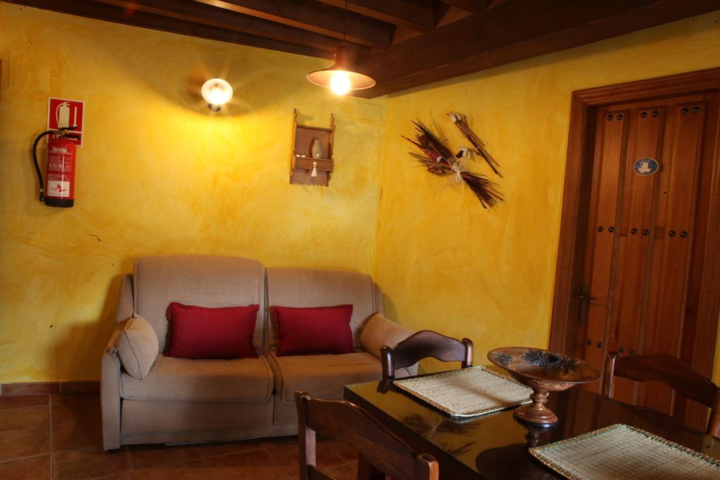 Apartamentos Rurales La Solana Robledillo De Gata Eksteriør billede