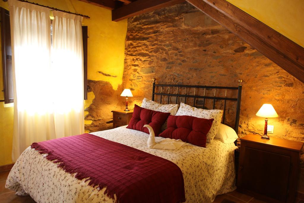 Apartamentos Rurales La Solana Robledillo De Gata Eksteriør billede